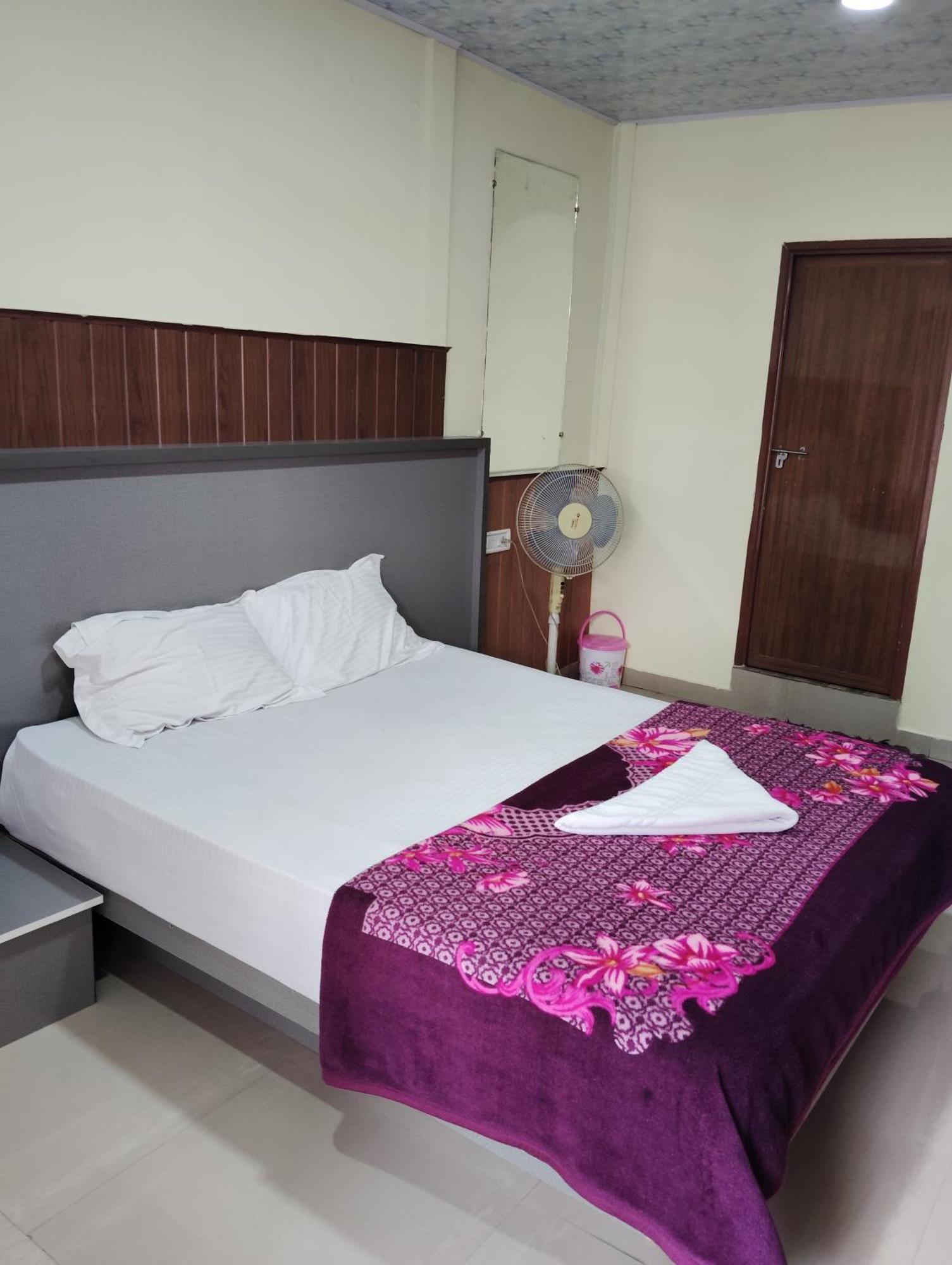 Riya Home Stay Munnar Anaviratty Eksteriør bilde